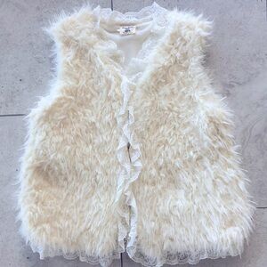 M.L. Kids Ruffles fur & Lace Vest